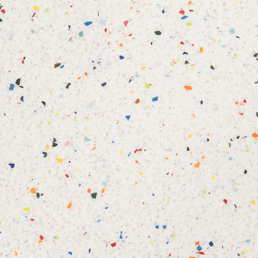 0100-02 White wenige Flecken - bunt